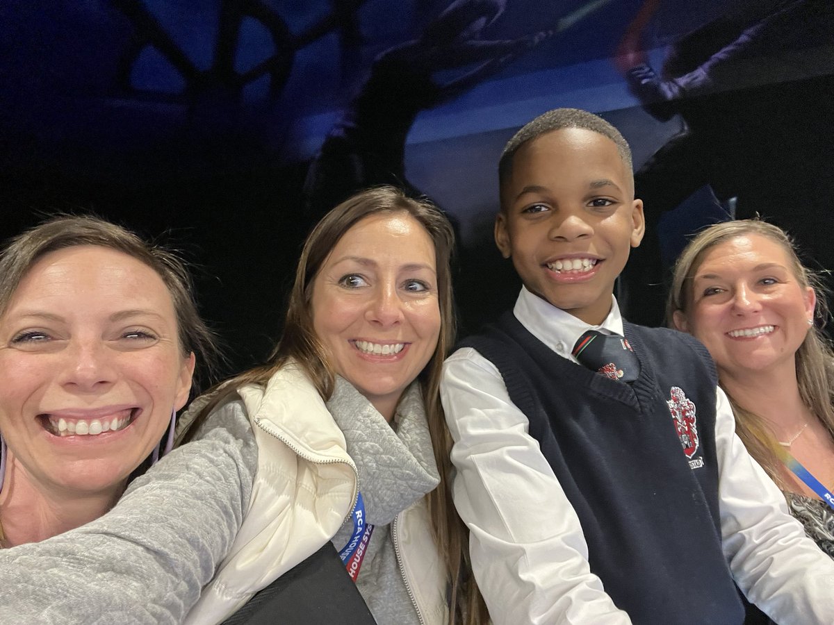 Unreal opportunity! 🖤💙💜💚🩵❤️ 
So inspired to bring this <a href="/ronclarkacademy/">Ron Clark Academy</a> knowledge to our students and staff <a href="/palmspringsms/">Palm Springs Middle</a>!!#HouseMania #Altruismo