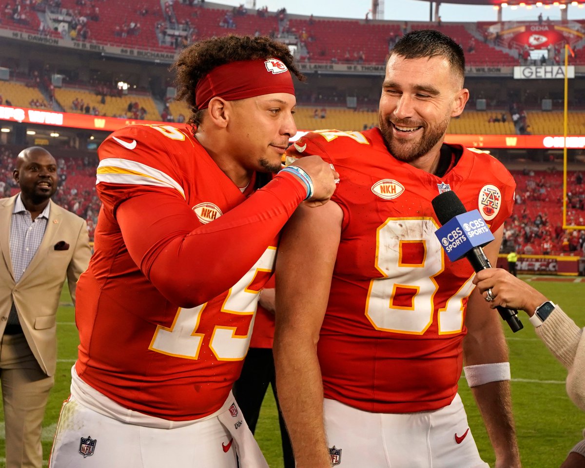 NFL's tweet photo. Most postseason touchdowns by QB-receiver duo in NFL history: 

- Patrick Mahomes & Travis Kelce (16)
- Tom Brady & Rob Gronkowski (15)
- Joe Montana & Jerry Rice (12)