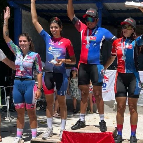 🚴‍♀️ Fin de semana de competencia para Victoria Cassol en #Maldonado 🇺🇾 con la #VueltaMasterDelEste y sus dos etapas en las que nuestra Lady alcanzó el 3° lugar del podio el sábado y hoy quedó en el 4° escalón, quedando en esa misma posición en la CG. 💪 #GoVic #LadiesPower