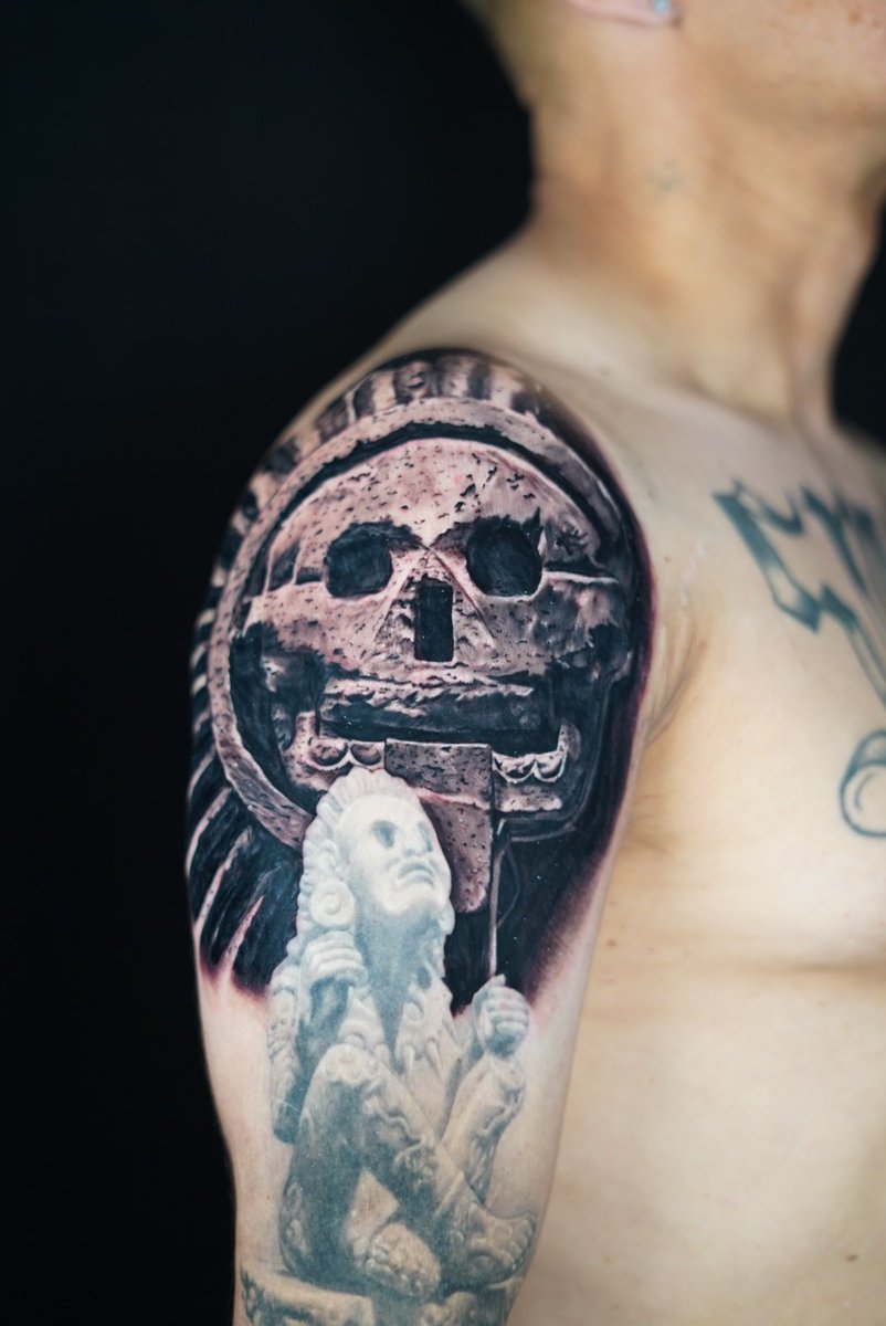 littinicky's tweet photo. It’s been about a year since I’ve been on. But here’s my 3 month progression while being at Skin Design https://t.co/NgbviQmMph