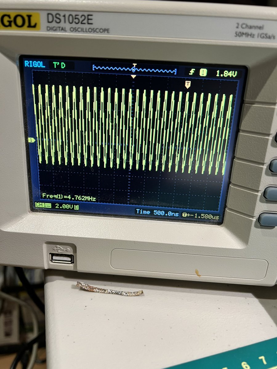 labrador8088's tweet photo. Got a dead PCjr mobo to post.  The 8088 was faulty ( some address lines were dead).  However looking at the CLK it would seem that the voltage is out of spec so maybe the 8284A clock generator is dying?  Will compare with one of my other PCjrs.  #retrocomputing https://t.co/L8OtaAZG2k