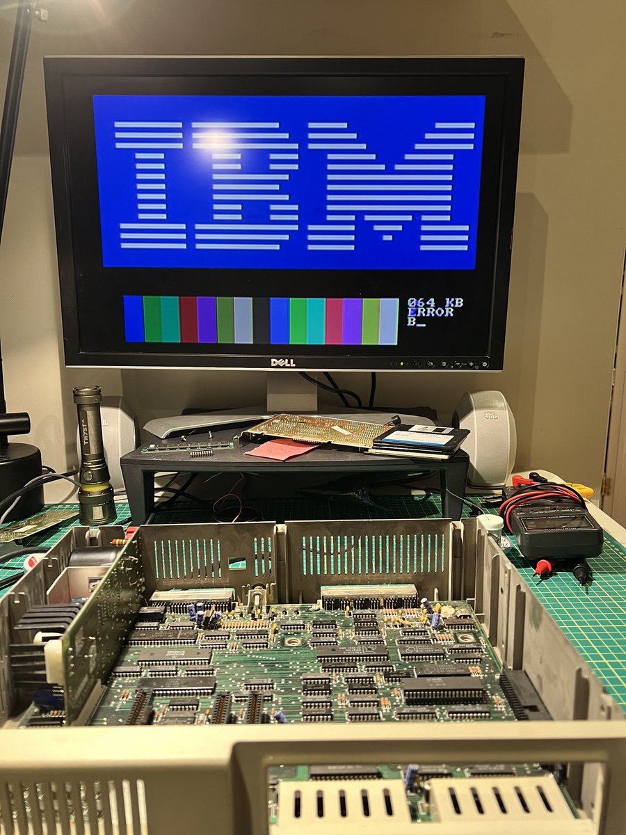 labrador8088's tweet photo. Got a dead PCjr mobo to post.  The 8088 was faulty ( some address lines were dead).  However looking at the CLK it would seem that the voltage is out of spec so maybe the 8284A clock generator is dying?  Will compare with one of my other PCjrs.  #retrocomputing https://t.co/L8OtaAZG2k