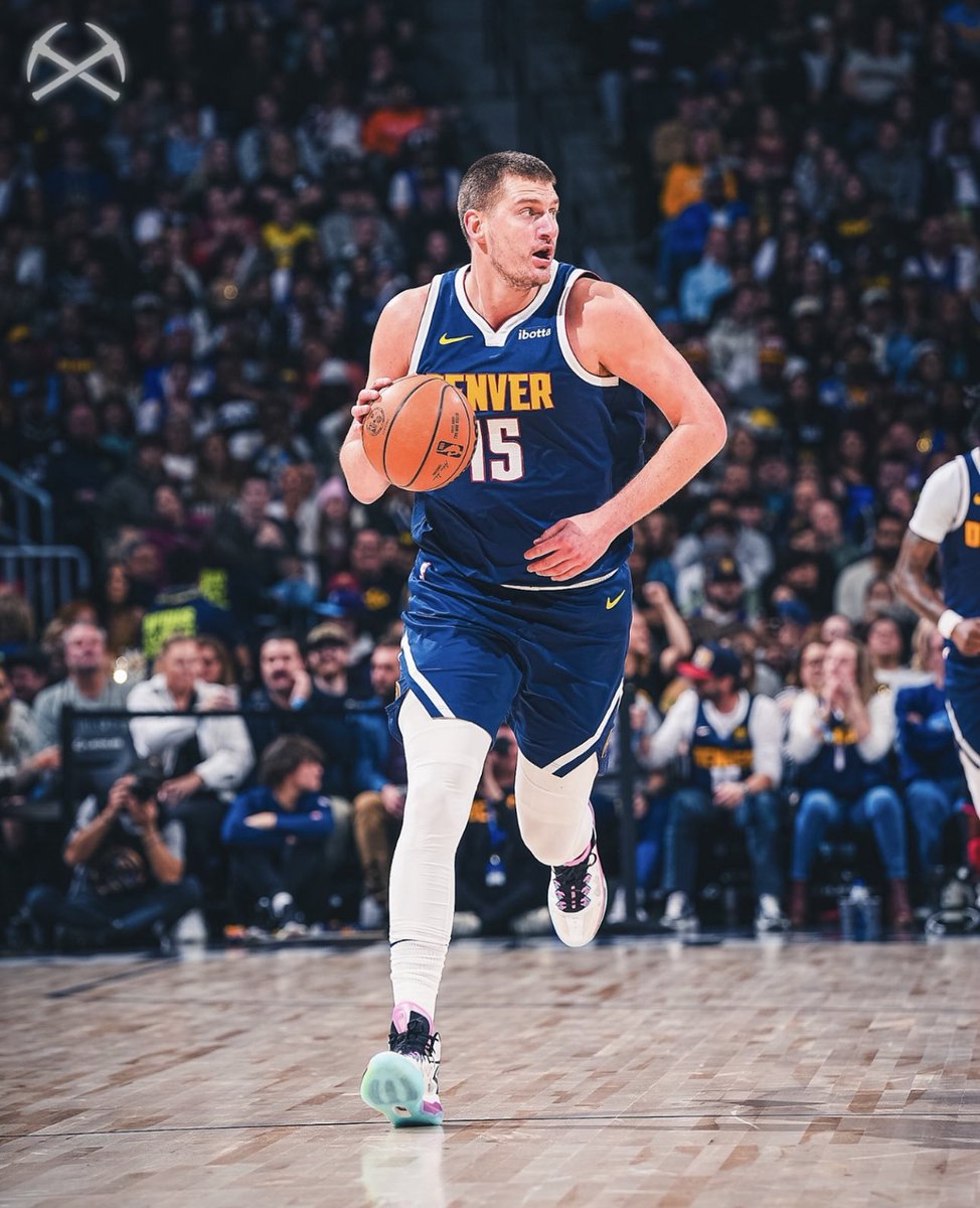 PolymarketHoops's tweet photo. Nikola Jokic last 15 games:

25.3 PPG
11.1 RPG
8.7 APG
71/50/90%
77.5% TS

The most efficient 15-game span for a 25+ PPG scorer in NBA history. https://t.co/YWFMDl6aei