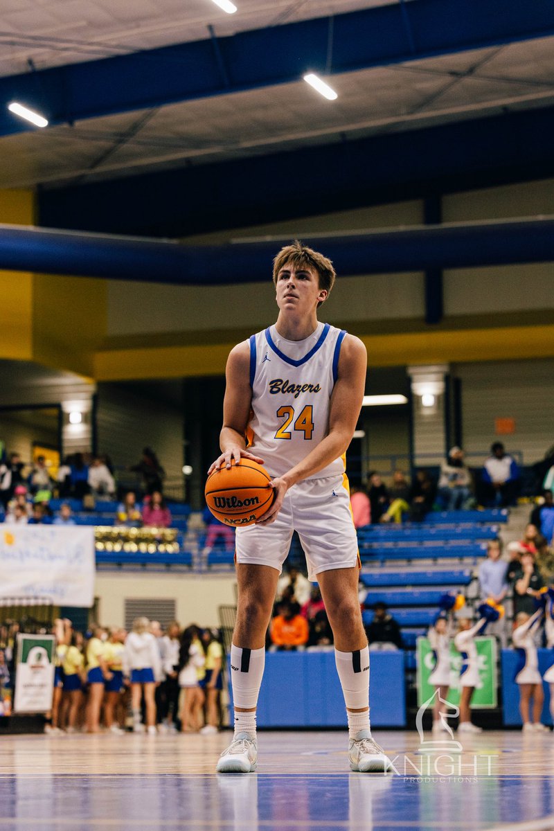 🆚 Searcy 
14 PTS 13RBS 2BLKS 1STL 3AST