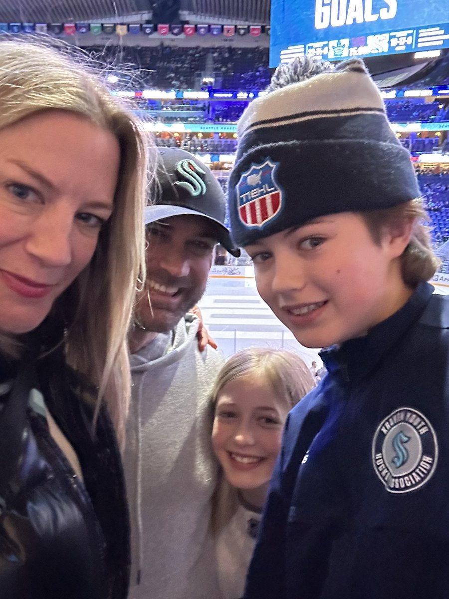 JLRinger's tweet photo. Hockey 24/7 for this family! Happy the boys are back home! Let’s GOOOO!!!! #SeaKraken #JuniorKraken #KCI #WhereIRoot https://t.co/hIFsw047eB
