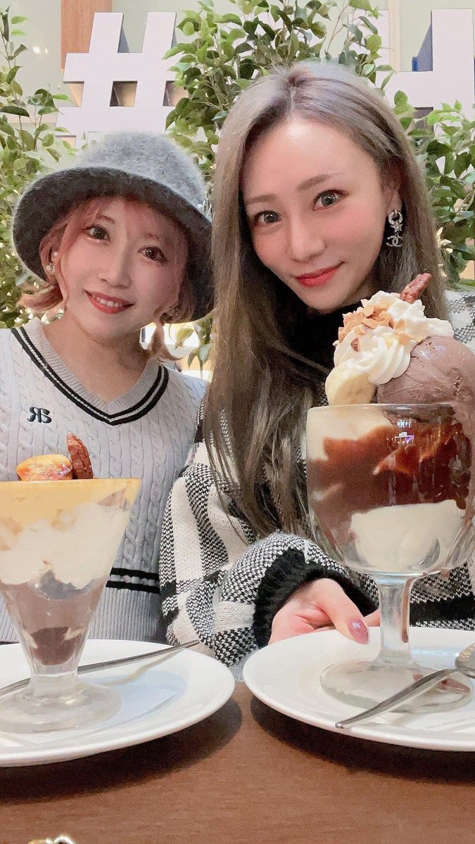 Doris0919Tears's tweet photo. 推しメンツートップ
asamiさん❤️はるぴーさん😊
#Asami #AsamiVo #singer #FemaleVocal
#heavymetalmusic #heavymetalband #allfemaleband #lovebites #haruna #harunaishikawa #harunadrumme #heavymetal #jmetal #femalejapanesedrummer #ドラマー #ドラム女子 #はるぴー https://t.co/LavaNy7cCS