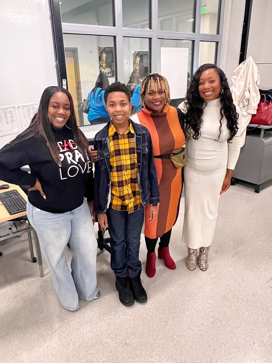 DecaturEducator's tweet image. We got to hang out with @ExploreKaiXR! It’s an amazing interactive platform that truly engaged our #DigitalDreamers at the #DCSDTechComp24! Yesterday, students were able to design a dream home through 3D Modeling. 💡🏠🛠️💻