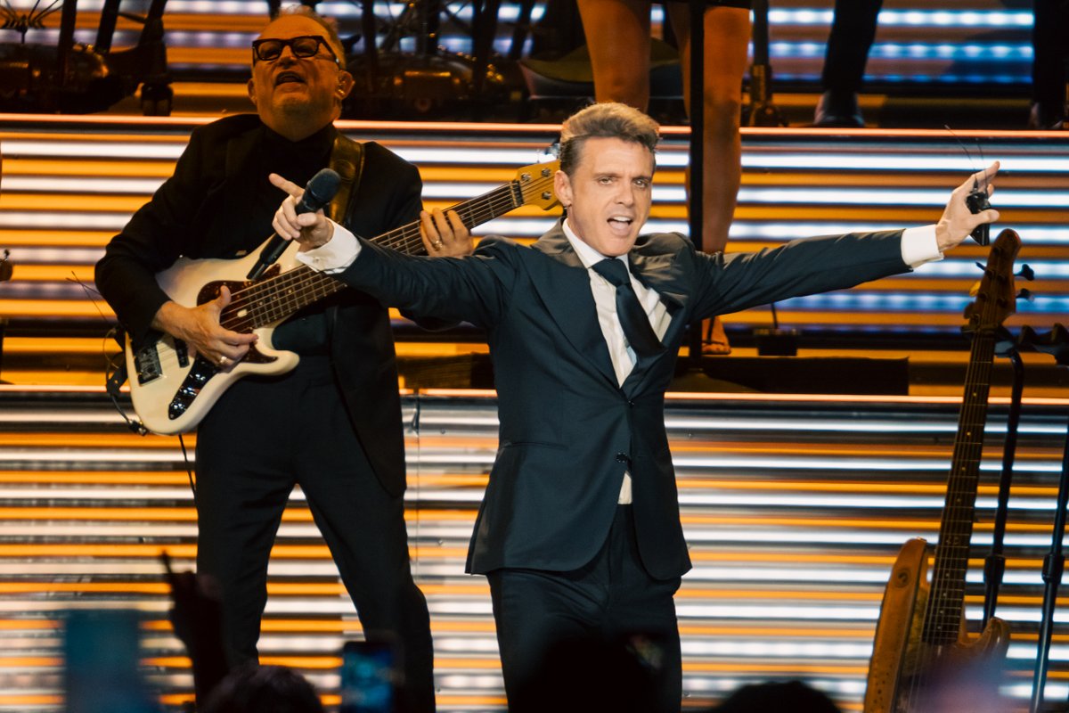 ToyotaArena's tweet photo. Who else is counting down the days until we see #LuisMiguel again!? 🙋‍♀️ If you need a reminder, it's 96 days from now. 😉

See El Sol de Mexico @LMXLM return for another unforgettable performance at @ToyotaArena on 4/26! ☀️🎙️

Tickets 👉 https://t.co/6HgoHvllWc

📸: @fiesta__red https://t.co/MOItibFetQ