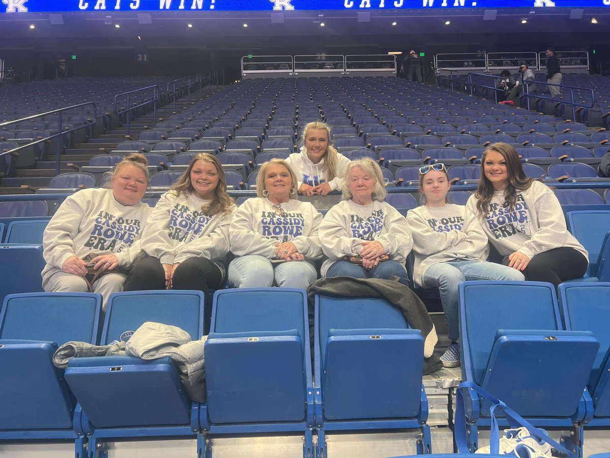 coachrowe20's tweet photo. Cass got a big surprise today at the game. Her cousins from back home came to watch her! 
May Valley MS also made the trip to Lexington to support the Cats and Cass! She really loves the support from her family and local schools from back home. 💙 https://t.co/i5doNWj7CA