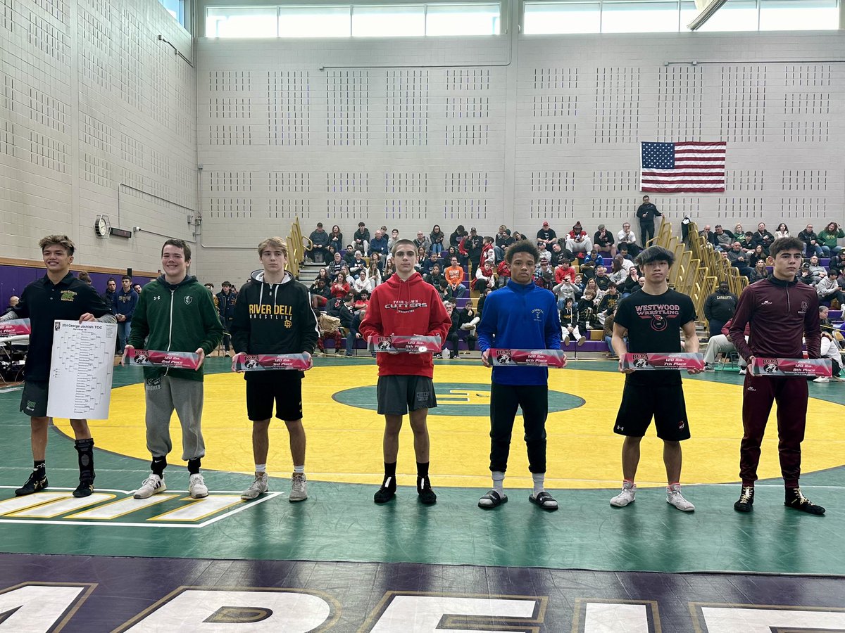 Victor Ye Bergen County Tournament 7th place finisher at 120