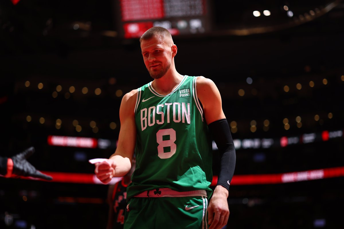 Marc_DAmico's tweet image. RT if you think Kristaps Porzingis should be an All-Star 🗣️

Tonight in Houston:
32 points
5 rebounds
5 blocks
1 assist
1 steal