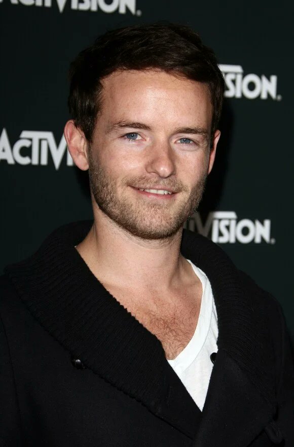 jones_est's tweet photo. Happy 44th Birthday To Christopher Masterson! Christopher Played Francis On Malcolm In The Middle And Voiced Shane G. From The Wild Thornberrys. #ChristopherMasterson @frankiemuniz @BryanCranston @IamLaceyChabert @halloweengal @flea333 @dannymasterson @SonOfTheMaster @GaborCsupo https://t.co/2VUM9PSzOo