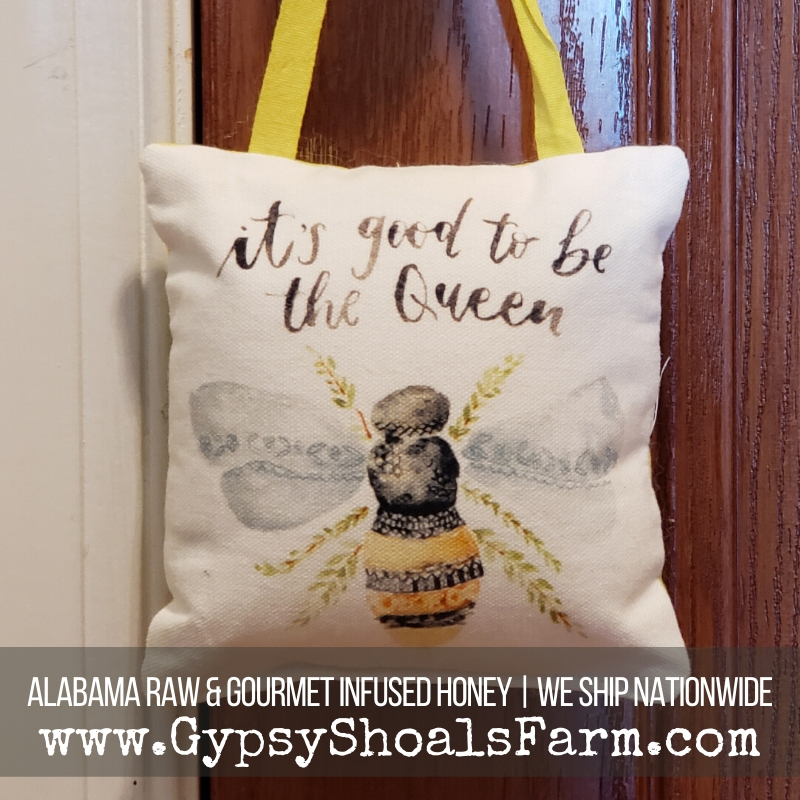 Find the perfect gift for the #beek in your life here: bit.ly/jujugifts  👑🐝 #QueenBee #gypsyshoalsfarm #beegifts #beejewelry #savethebees #beekeeping #beeks #honeybees