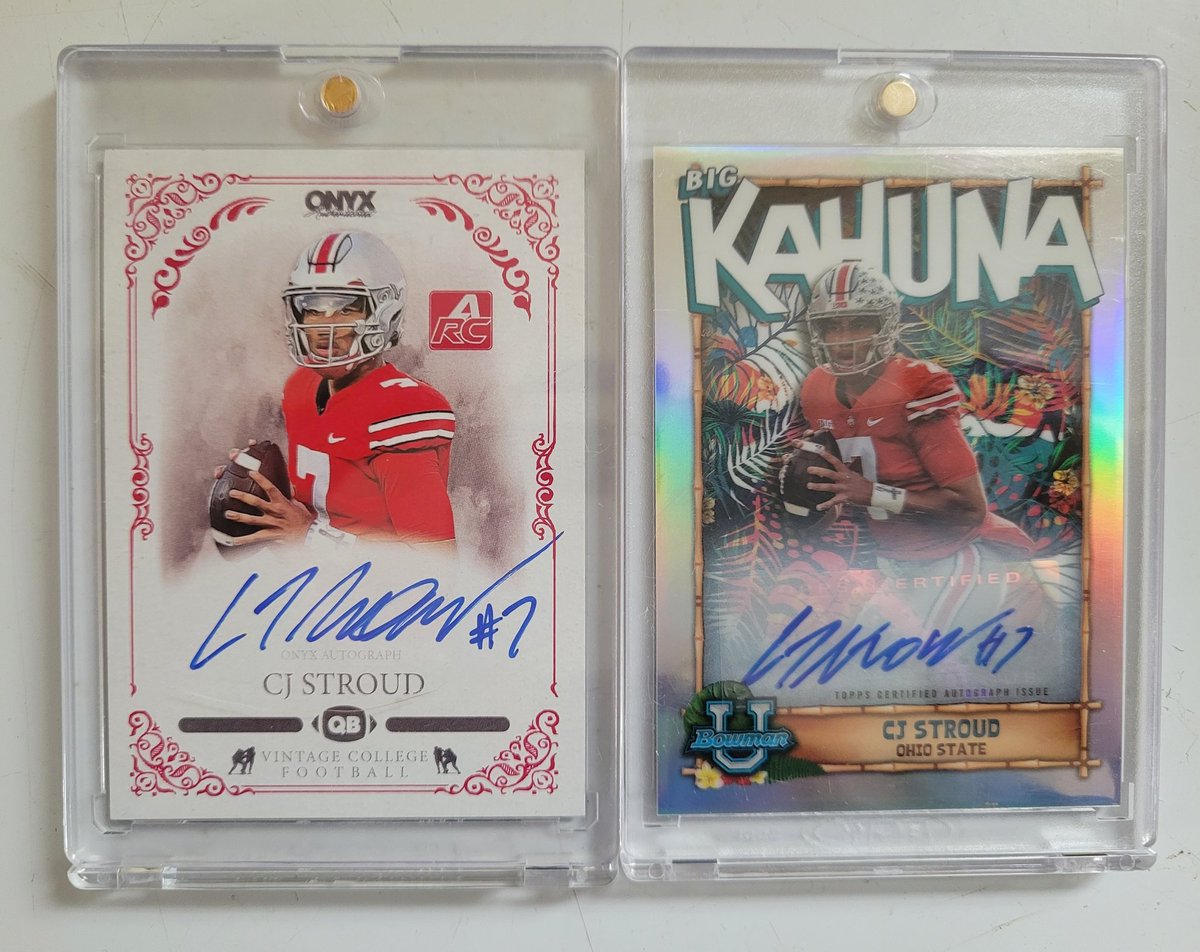 StveLikesStuff's tweet photo. @breakoutcards_ USD: 800
CAD: 1070

ONYX Blue /300
Big Kahuna AUTO 86/150

The Kahuna is one of the most beautiful cards I have in my gigantic 20 year card collection 

#Texans #CJStroud #NFL https://t.co/WX1BDliGLk