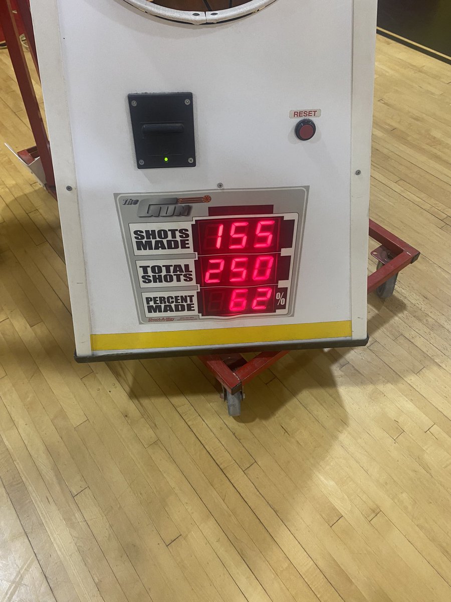 Working on my craft every morning before school🦌😤 #morningwork #shooting #improvement #dedicated #earlymorning #grind