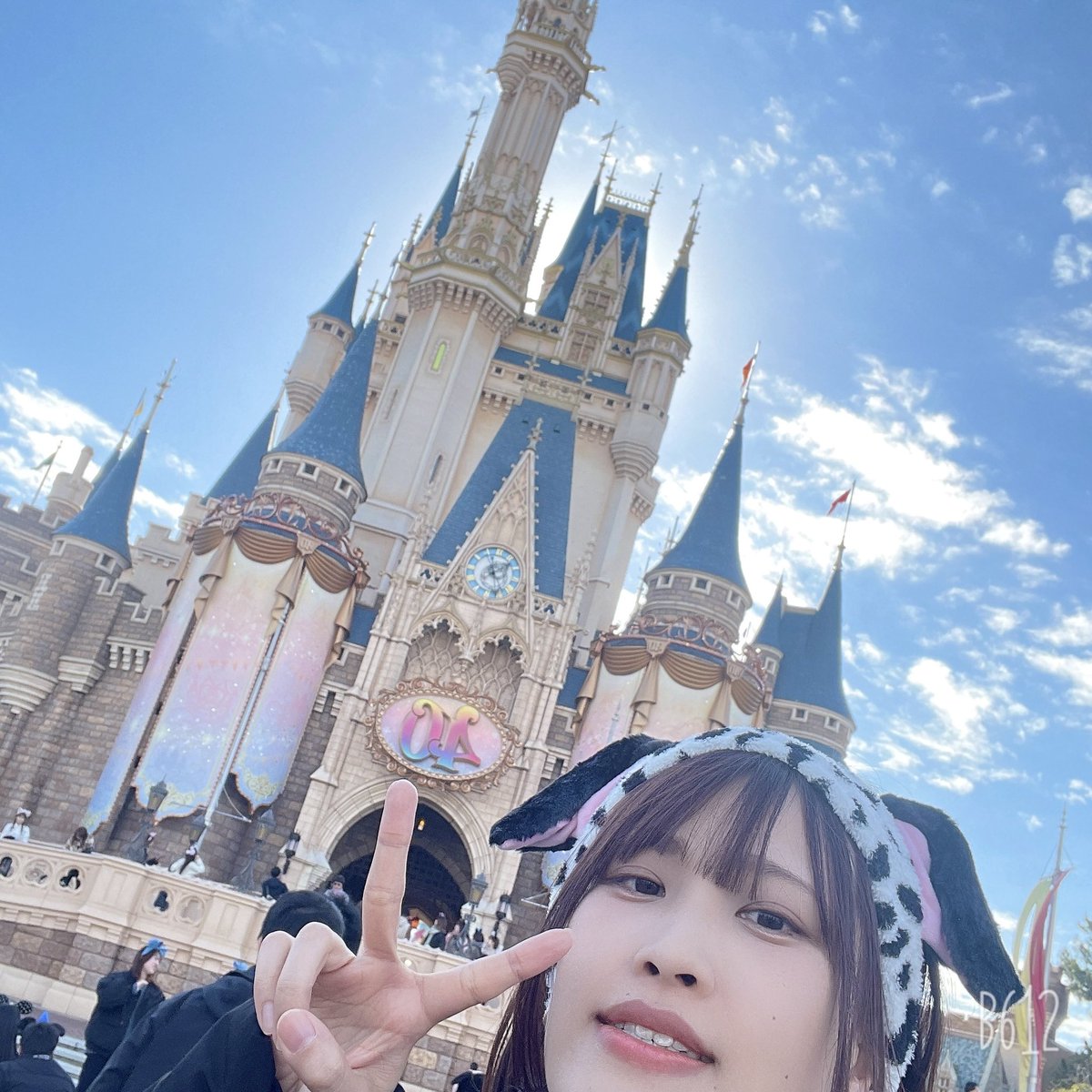 1月22日
誕生日を迎えました〜( ✌︎'ω')✌︎

お父さんとお母さんに感謝！！
応援してくださる皆さまにも感謝！！

これからもよろしくね