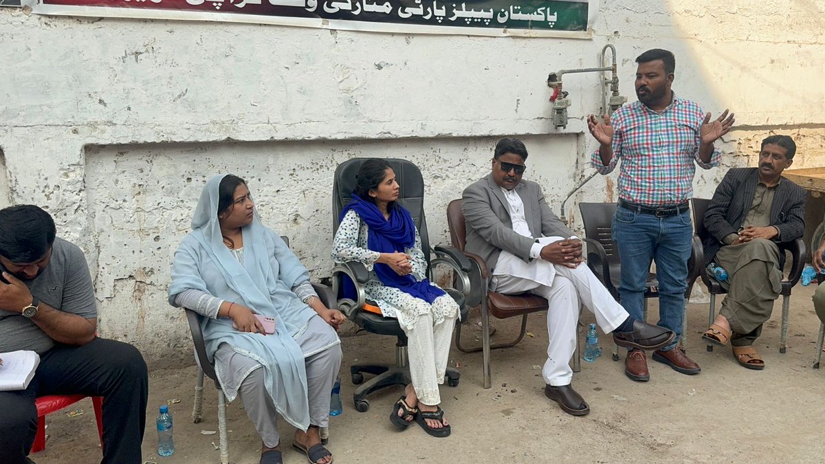 Nabeels01225956's tweet image. Vice President @PYOSindh @RoomaMatto chaired the social media meeting regarding #Election2024 #Compaign #VoteForTeer 
#چنو_نئی_سوچ_کو 
@BBhuttoZardari @AseefaBZ @MediaCellPPP @MattoMushtaq