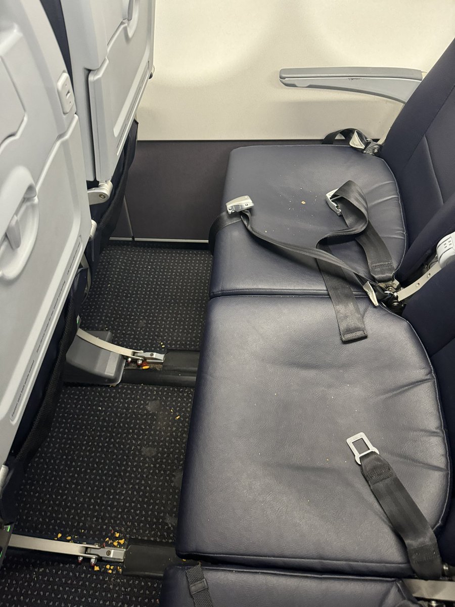 jfox1030's tweet photo. @AmericanAir delayed flight DFW-BNA, new aircraft but dirtier than I’ve ever seen. Do your cleaning crews even try? What sanitatizing eve happens on these flights? @united would never have a plane this dirty, which is why I’m loyal to them. https://t.co/rTUgIj5Whs