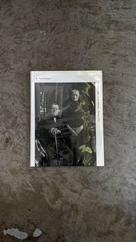 ROCKET__'s tweet photo. 921.AUGUST SANDER : PEOPLE OF THE 20TH CENTURY 1:The Farmer /2002年　　　　　　　　　　　　　　　　　　　　　　　　　　　　　　　　　　　　　　　　　　　　　

▪︎帽子堂　Instagram
https://t.co/DjawpwzcQr

#アートブック #vintagebook https://t.co/AU5HPFuAQV