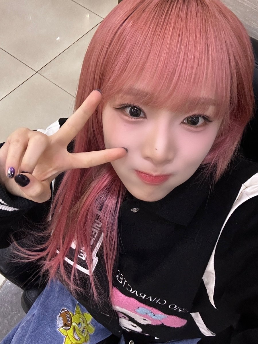 YENA_OFFICIAL's tweet photo. [📸YENA PIC]

24.01.22 #박명수의라디오쇼

그렇다...
지구미의 심장을 뛰게 하는 것이란 바로 이런 것이다🫀❤️‍🔥

오직 지구미에게만 보여주는 😘볼하트😘보고
월요일도 행복하게 보내세요🐥

Sun's up Wassup
확실한 건 Good Morning☀💛

#최예나 #예나 #YENA
#GOOD_MORNING https://t.co/8URzMRM4iL