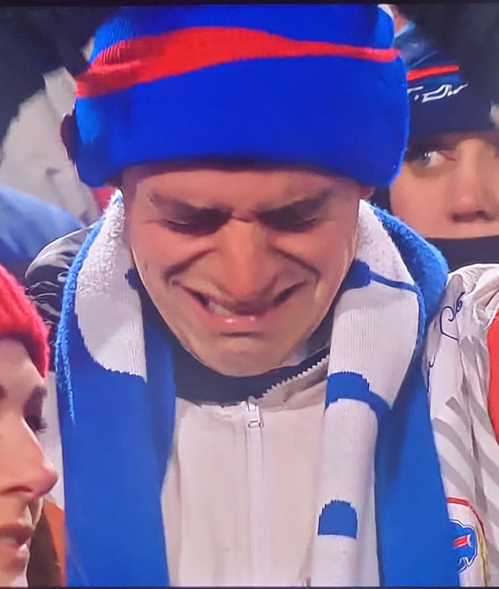 Wimp! He wouldn't last one season as a Bears fan. 🤣🤣🤣 #NFLPlayoffs #BillsMafia  #NFLDivisionalRound