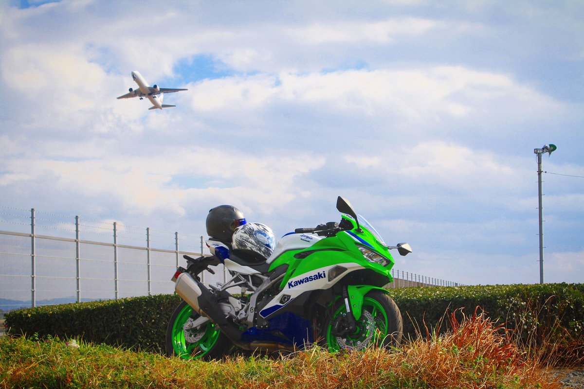 su_81689's tweet photo. 最近は彼のバイクを撮る以外にカメラを使ってない気がする…📸🏍³₃
#NinjaZX4RR
#40thanniversary https://t.co/3oft948LER