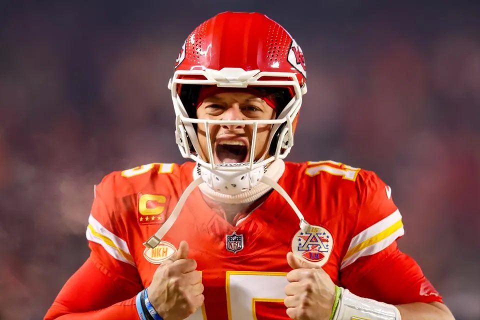 Robert Griffin III (@rgiii) on Twitter photo Doesn’t matter where Patrick Mahomes plays he is SPECTACULAR and we need to appreciate his greatness as it unfolds. He is clutch, he wins from the pocket and outside the pocket consistently. We have never seen anything like <a href="/PatrickMahomes/">Patrick Mahomes II</a> in NFL History. Doesn’t matter where Patrick Mahomes plays he is SPECTACULAR and we need to appreciate his greatness as it unfolds. He is clutch, he wins from the pocket and outside the pocket consistently. We have never seen anything like <a href="/PatrickMahomes/">Patrick Mahomes II</a> in NFL History.