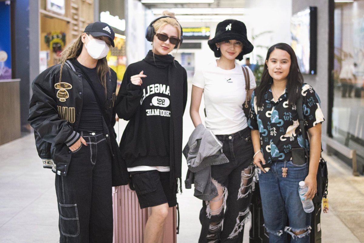 AteV__'s tweet photo. Sending off our female alphas.
Thank you @G22Official balik balik mo puhon diri sa Cebu.
@_ajyape , @zuluetAlfea , @jasminehenryy 

G22 SA SINULOG
#G22 #Sinulog2024
#SinulogBP2024 https://t.co/TiUb0I0gN8