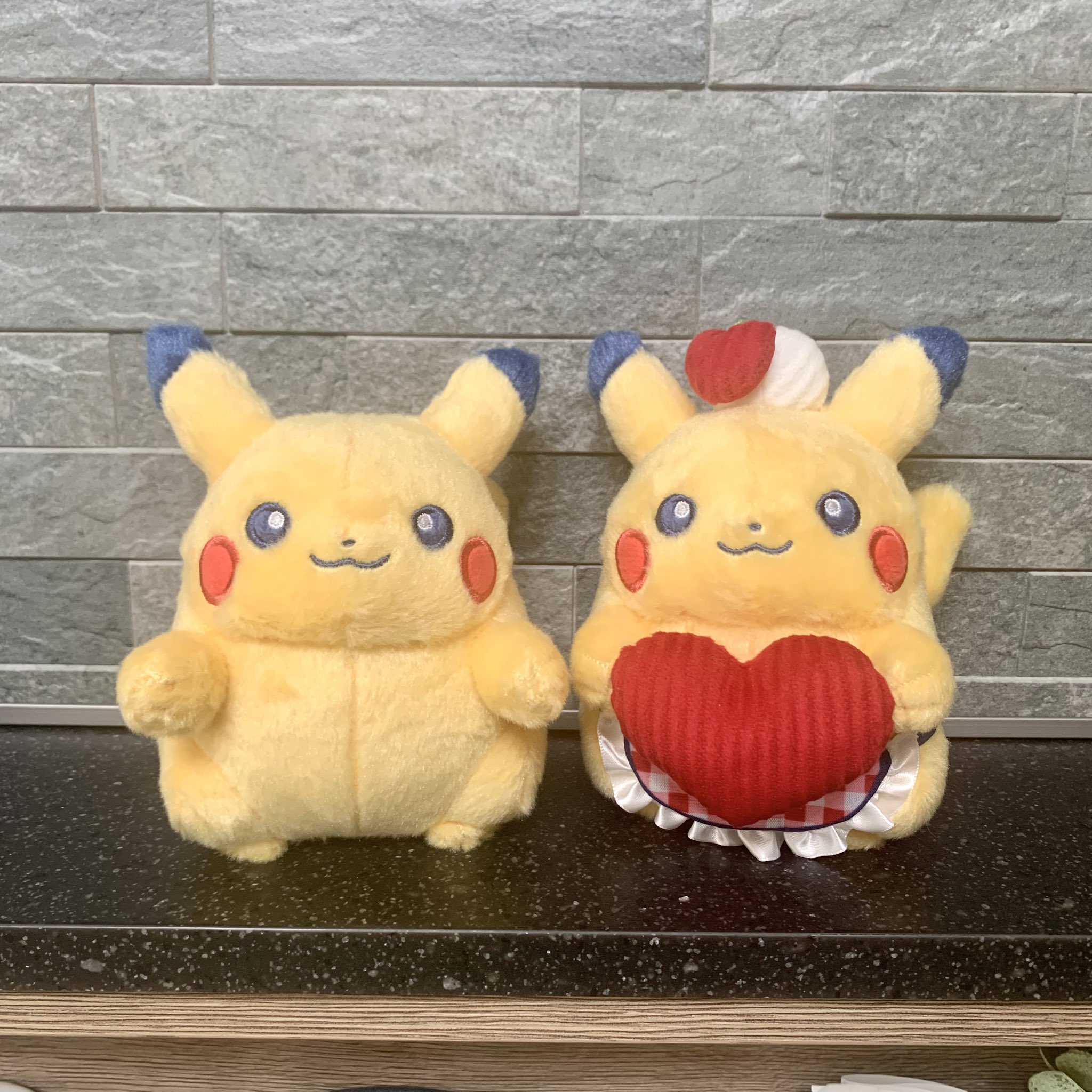 初期ピカチュウ　ハンドメイド（ヘタが濃いーめ） 初期ピカチュウ ハンドメイド（ヘタ濃いーめ）