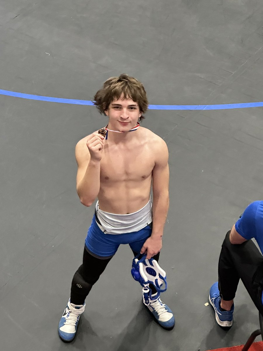 Melissa88210302's tweet photo. Haden went 3-1 for a 3rd place finish yesterday at the Arlington Bowie Invitational. He lost the second round by points but it was definitely hard fought. Super proud of him! @Friscowrestling  @hadengraves21 https://t.co/MPV6ENzuMN