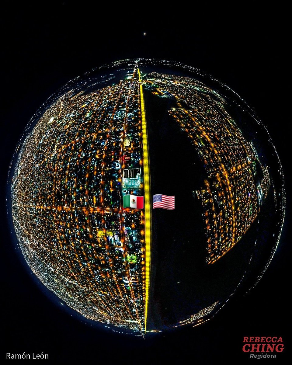 Nuestro mundo en la frontera 🇲🇽🇺🇲 

Las luces del lado izquierdo son de San Lui Río Colorado Sonora 🇲🇽 y las del lado derecho son de San Luis Arizona 🇺🇲 la larga línea de luces amarillas son las que iluminan el centro del doble muro de acero. 
#ConoceSanLuisRC🌴🏜🏖
