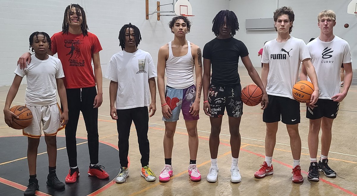 Flourish Season✨️ (Anthony J Kyle) (@courtflourish) on Twitter photo A couple of my North Scott guys got in on The Flourish today! Watchout now MAC! Great work fellaz <a href="/JJtheballer_23/">Jeremiah jamison</a> <a href="/kavon_phillips/">Kavon Phillips</a> <a href="/TenerickBrady/">Tenerick Brady</a> <a href="/jamarion_readus/">FitBT</a> <a href="/SethKarl_21/">Seth Karl</a> A couple of my North Scott guys got in on The Flourish today! Watchout now MAC! Great work fellaz <a href="/JJtheballer_23/">Jeremiah jamison</a> <a href="/kavon_phillips/">Kavon Phillips</a> <a href="/TenerickBrady/">Tenerick Brady</a> <a href="/jamarion_readus/">FitBT</a> <a href="/SethKarl_21/">Seth Karl</a>