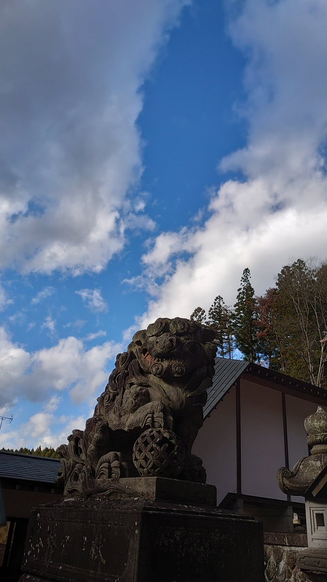 福島県白河市 南湖神社にて⛩️2️⃣ 入口に楽翁公の像✨ そしてここの狛犬様も貫禄が凄い(*´ω`*)