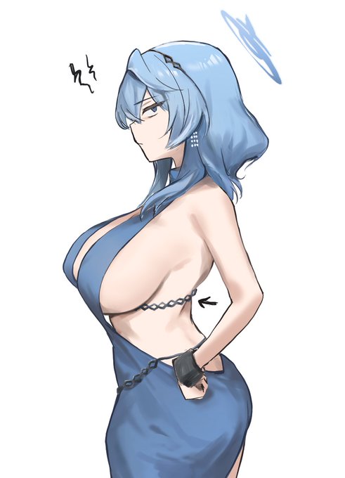 アコのドレス、ここがえっちすぎる