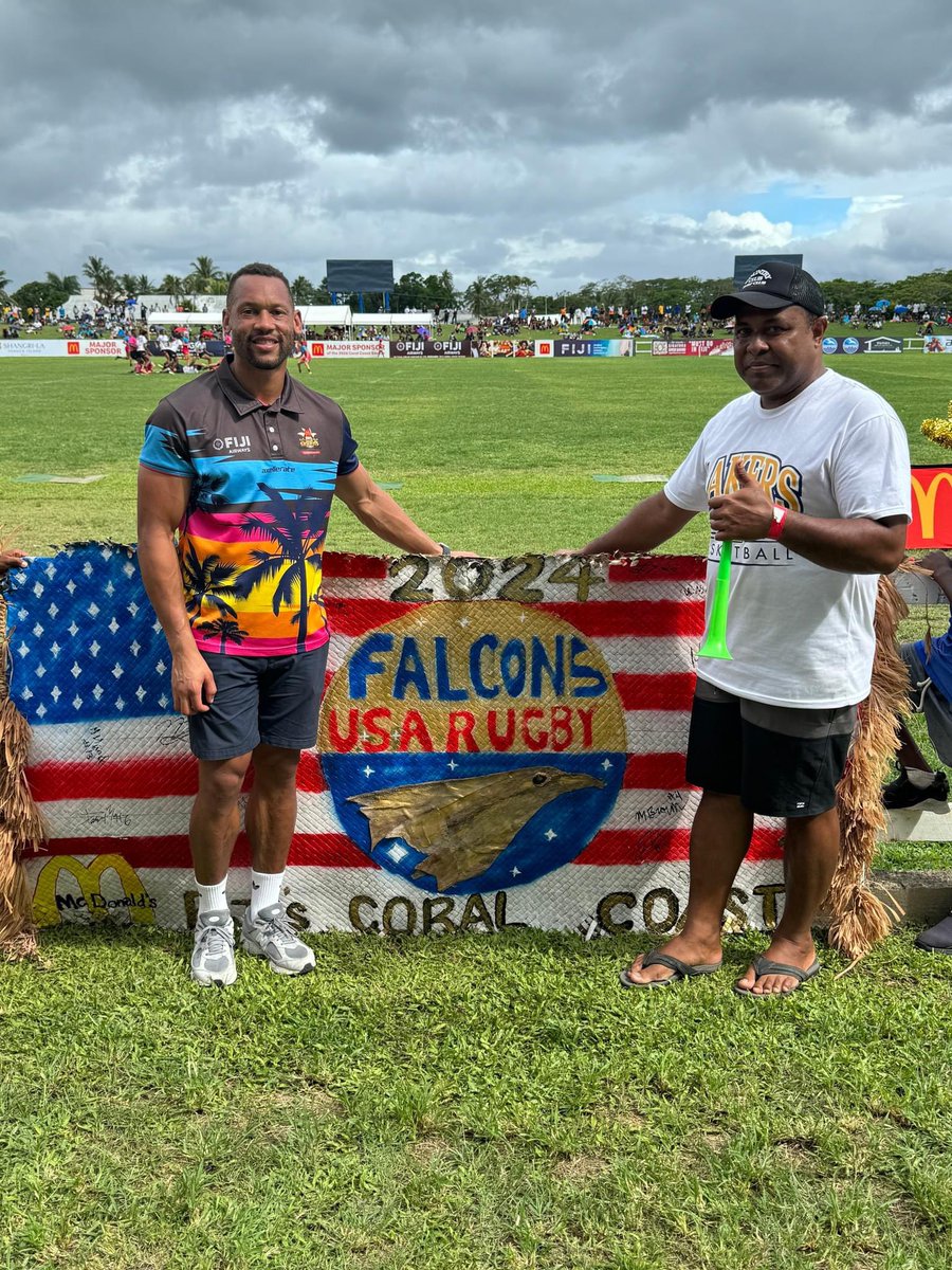 Coralcoast7s's tweet photo. A special thanks to Lomavata "Come Together" for sponsoring the Best Banner competition! Our Winner was VERY HAPPY! #fromtrytimetofijitime #fijinow #fijiscoralcoast #fijitime #sigatoka #fiji #fijicc7s https://t.co/ntZ4eoxAfu