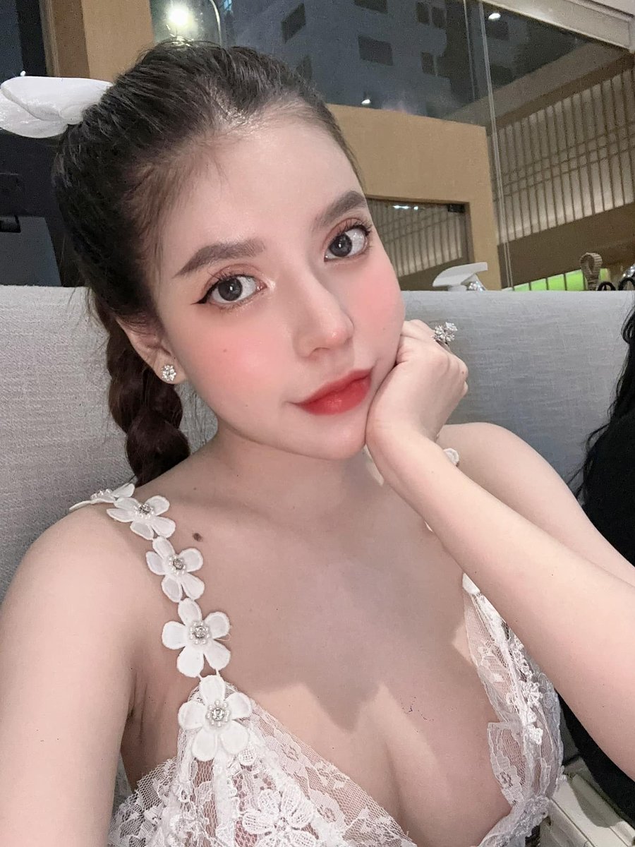 syllibecit0's tweet photo. Người ta nói e điệu anh ơi 
Nhưng là do e đợi a iêu https://t.co/FjFTygmJsi