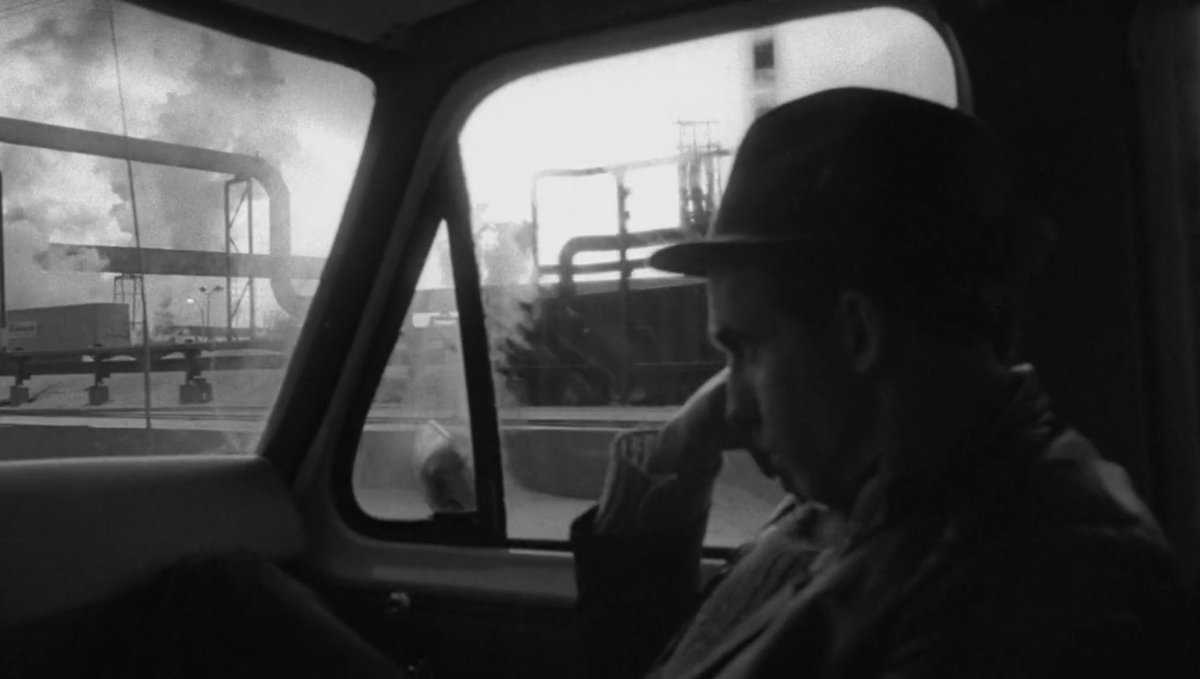 JoshLipnik's tweet photo. A cold and bleak Cleveland in the 1984 Jim Jarmusch film Stranger Than Paradise https://t.co/mT4VtYjhjh
