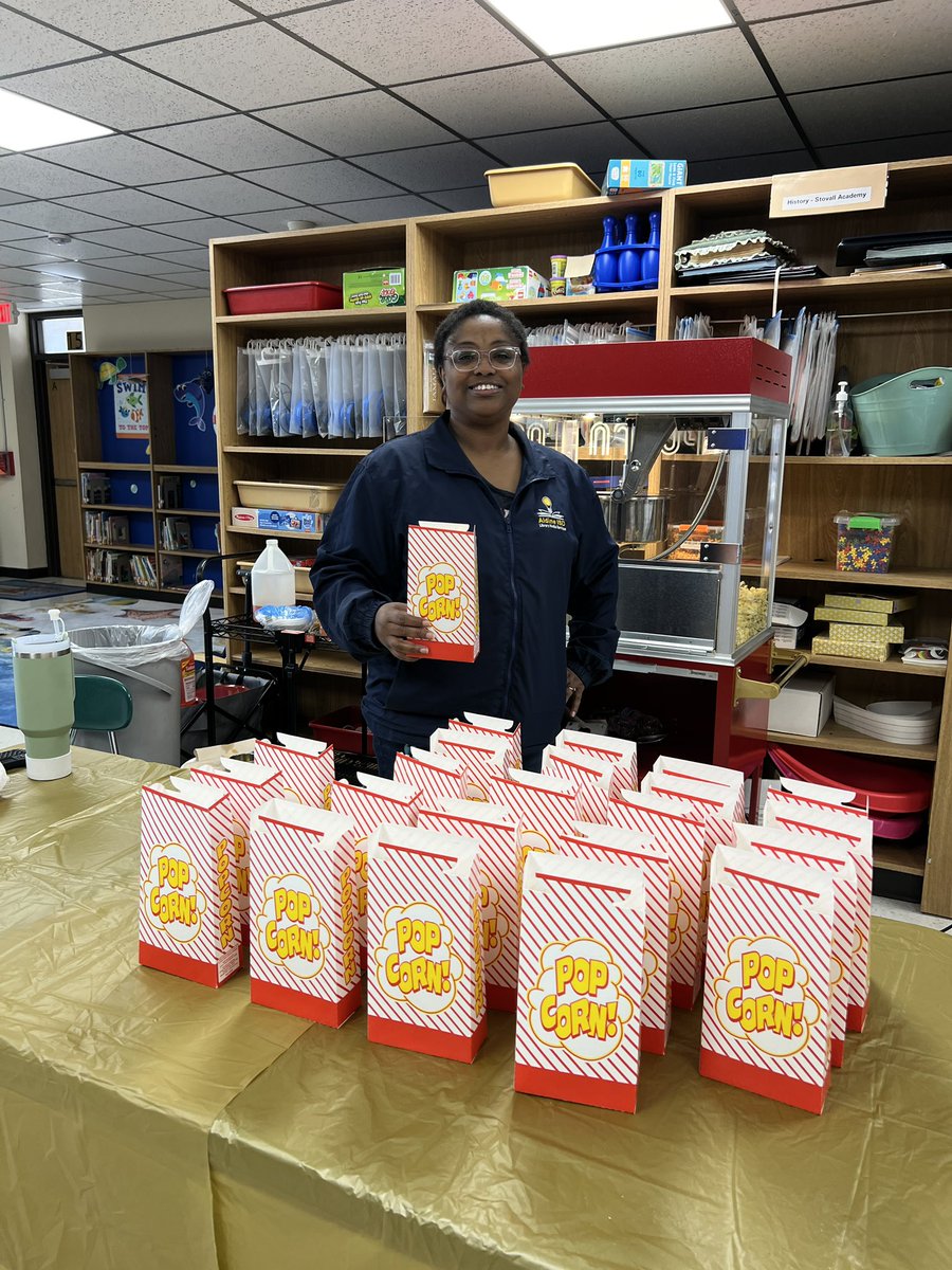 Popcorn day celebration at @StovallPKK_LMC Thank you Ms Cooper! 👍❤️🍿🍿🍿