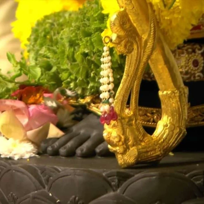 ergobinathbe's tweet photo. அயோத்தியில் பிராண பிரதிஷ்டை செய்யப்பட்ட ராமர்!!❤💐🙏
 
ஜெய் ஸ்ரீராம்!! ஜெய் ஸ்ரீராம்!!

#jaishriram https://t.co/mOU46hrujc