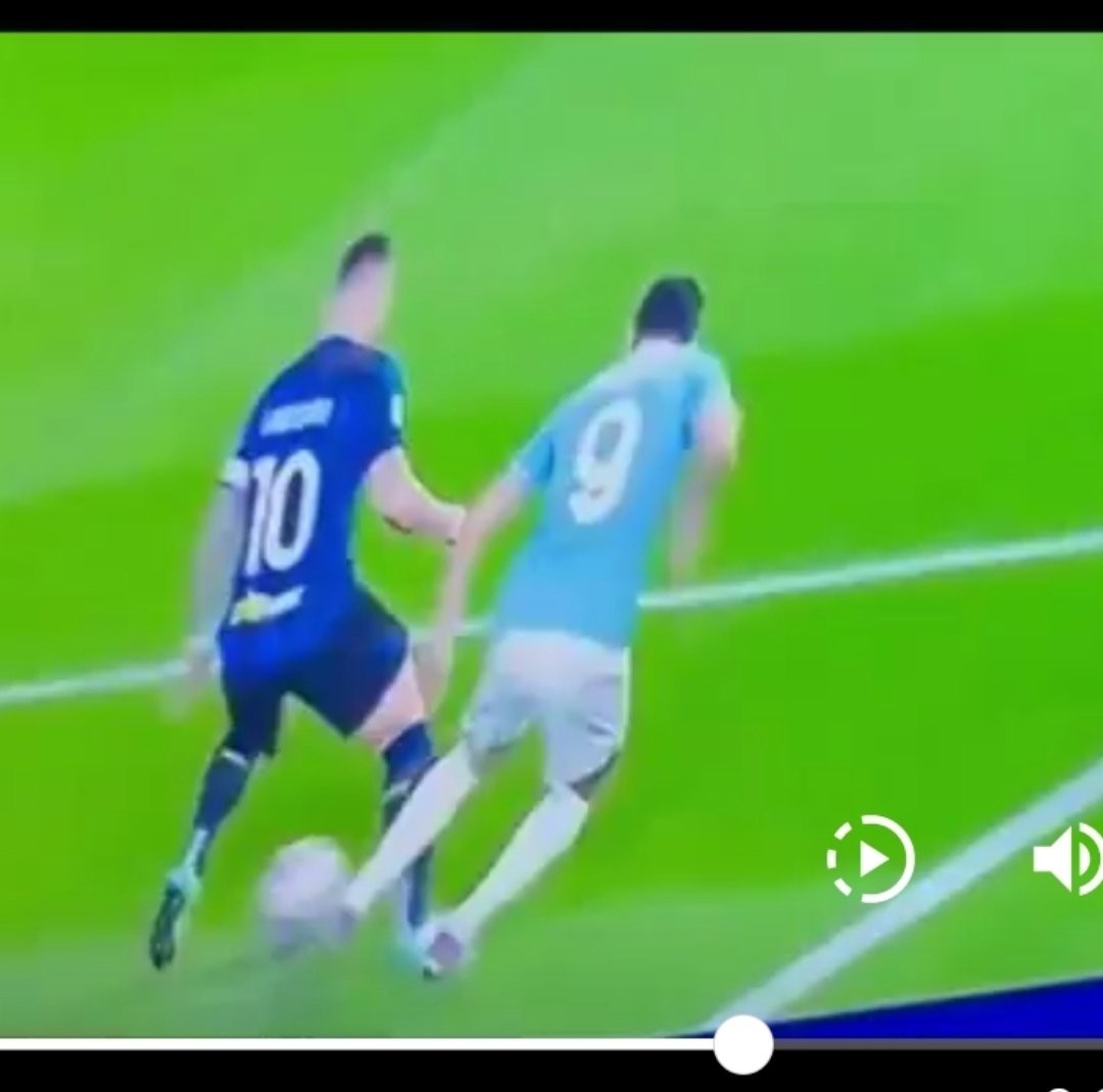 EmaXsca's tweet photo. @Mannus8 Ahahahah...rigori che sono falli in attacco...rigori non dati...avete una media di furti molto alta...difficile scagionarsi ...siete Banda Bassotti oramai....fatevene una ragione!!!
Onesti e puliti non lo siete mai stati,stavate sognando.
Vi hanno infatti Prescritti.
#ladrinter https://t.co/65HoOi7EQs