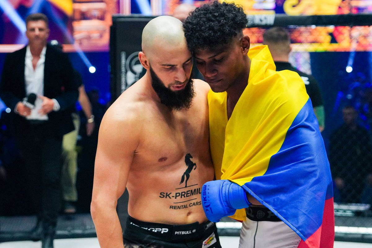 KSW_MMA's tweet image. RESPECT after battle! 💙 XTB #KSW90