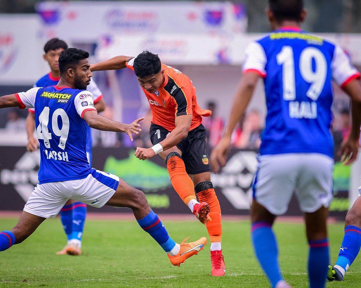 InterKashi's tweet photo. Goal!!!!!🧡🖤

Edmund dances his way in from the left and curls one in on the far post. Sumptuous!🤌🏻💀

#KalingaSuperCup #InterKashi #HarHarKashi #IndianFootball https://t.co/BK8sV1O2Nd