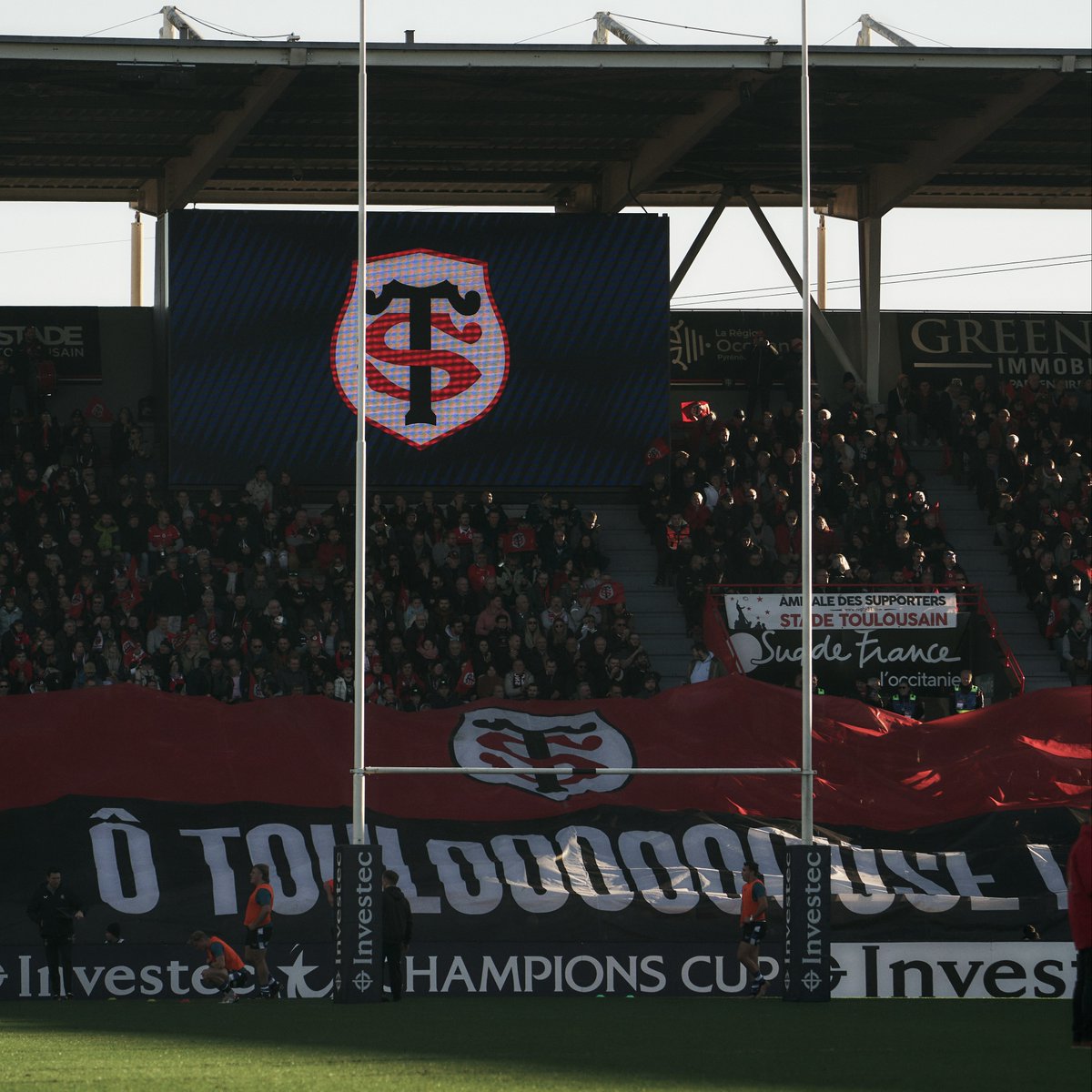 StadeToulousain's tweet photo. Hier, c'était atmosphère des grands matchs à 𝑬𝒓𝒏𝒆𝒔𝒕 𝑾𝒂𝒍𝒍𝒐𝒏 🔥

#STBAT