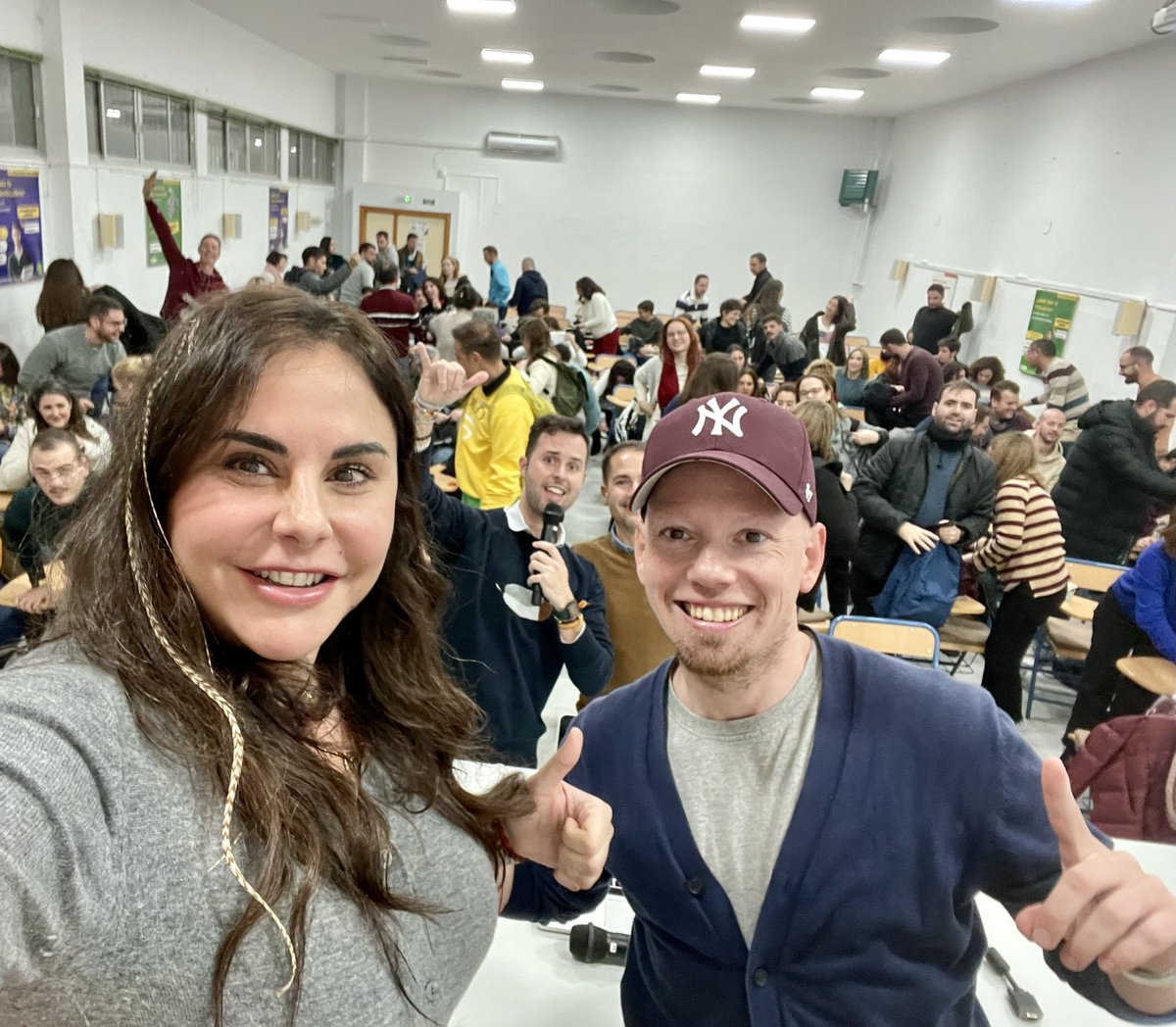 CepLinares's tweet photo. Os dejamos algunos momentos de la 2ª Sesión de la Formación para el personal Funcionario/a en Prácticas. Agradecer a los ponentes que hicieron posible una tarde amena, productiva y como no, cargada de aprendizajes sobre #Plurilingüismo @Saludigital_edu https://t.co/eZ31sInurc