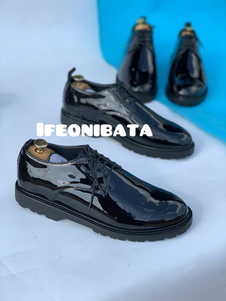 SOguntuga's tweet photo. I make and sell AFFORDABLE foot-wears (ranging from slippers to half shoes, to sandals to shoes) in leather and other materials, belts too.

Please check out my instagram business page @ifeonibata. Thank you 🙏🏽 https://t.co/l3G4weNt3M