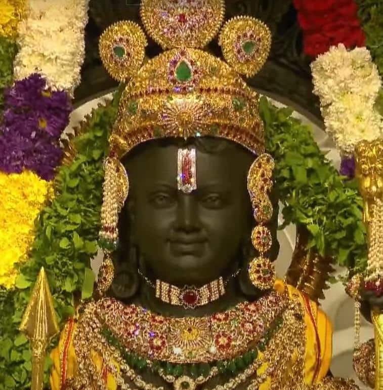 iamSonali29's tweet photo. #राम_का_भव्य_धाम
PM Modi at Pran Pratishtha of Ram Lalla at Ayodhya https://t.co/qNxnZuze5j