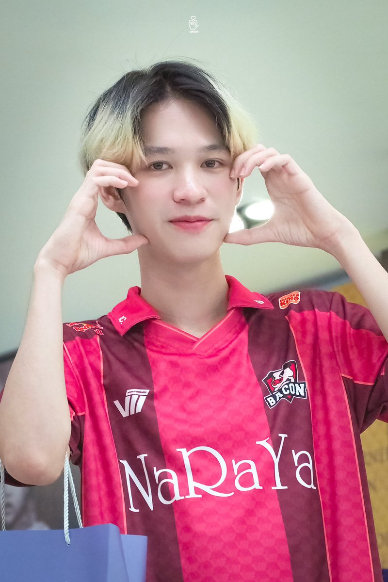 Cmookk's tweet photo. หัวใจของคิมคิม 🫶🏻💖

#NaRaYaxBaconTime 
#ทีมBaconTime
#Kimsenseiชอบกินแตงโม https://t.co/8Mw42eVcej