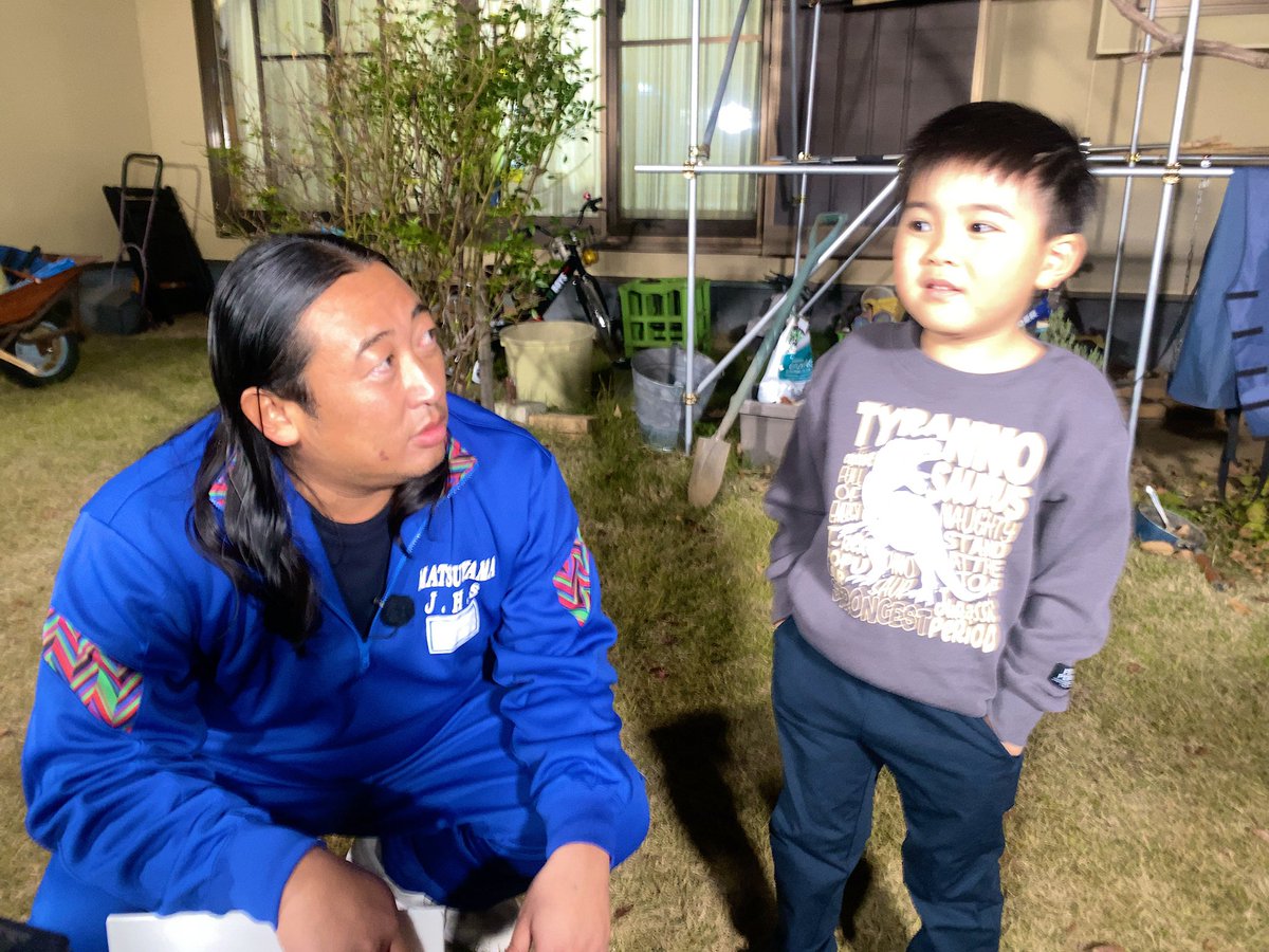 akiyama_rokemap's tweet photo. 明日、やっと【東松山テレビ大好きキッズ】との絡みをお見せできます🎉今回も奇跡のコンボで畳み掛けます。放送上は前•後編に分かれてますが全て１日のロケで起こってる出来事なんです…😳#東松山 もスゴかった🎶この後に控えるラインナップも超強力です👍お楽しみにー！
#秋山ロケの地図
#ロバート秋山
#秋山竜次
#東松山
#明日夜11時6分から