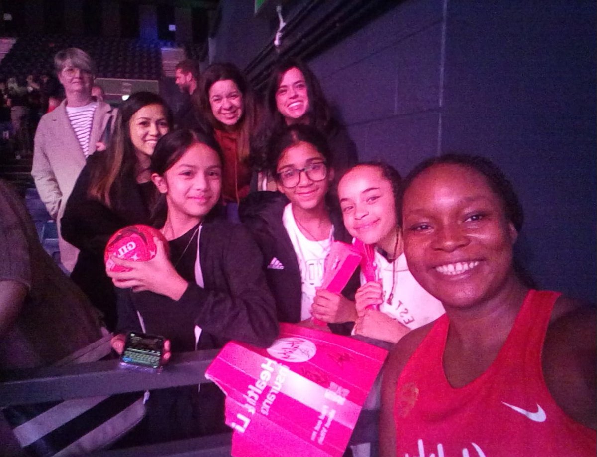 EColocassis's tweet photo. Eastfield netballers had a great day watching England🌹play Australia at Wembley.They met a few of the players and one of our girls even won a shooting competition @Eastfield_EN3 @Ivy_Trust @EnfieldPETeam @EnglandNetball https://t.co/SJ3kb4KxVz