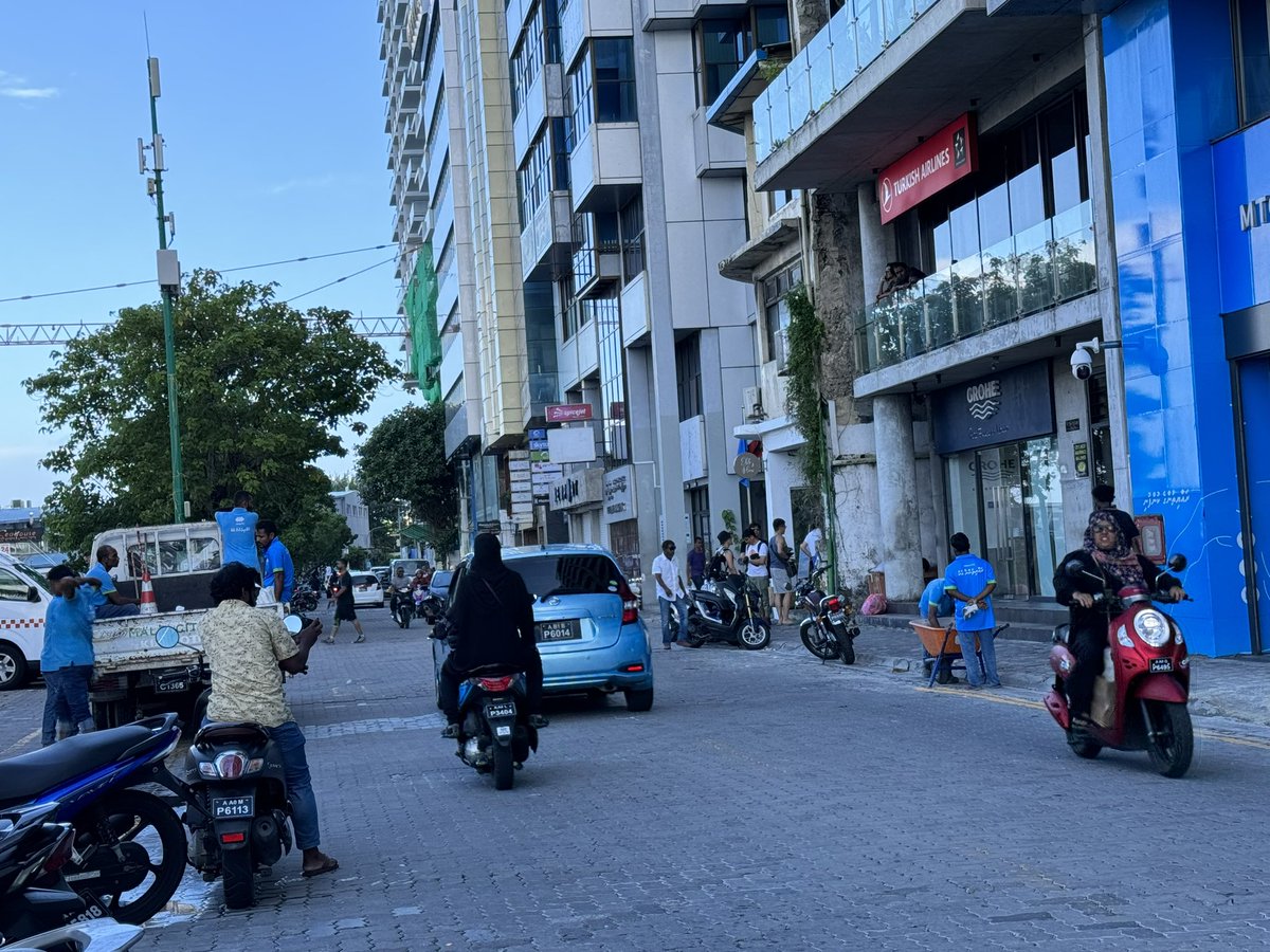 ޚާއްޞަ އެހީއަށް ބޭނުންވާ ފަރާތްތަކަށް އެކްސެސްވާނެ ގޮތް ހެދުމަށް ތާއީދު ކުރަން، އެކަމު ވެހިކަލް އަރުވާ ބާލަން މުޅި ސަރަހައްދުގެ ޕޭމަންޓް ހަލާކު ކޮއްލުމުން އެގެނީ ޕީޕީއެމް/ޕީއެންސީ ޑިމޮކްރެޓްސް މެޖޯރިޓީ މާލޭ ސިޓީ ކައުންސިލް އިން ހިނގާމީހުނާމެދު ވިސްނުންވެސް ނުގެންގުޅޭކަން